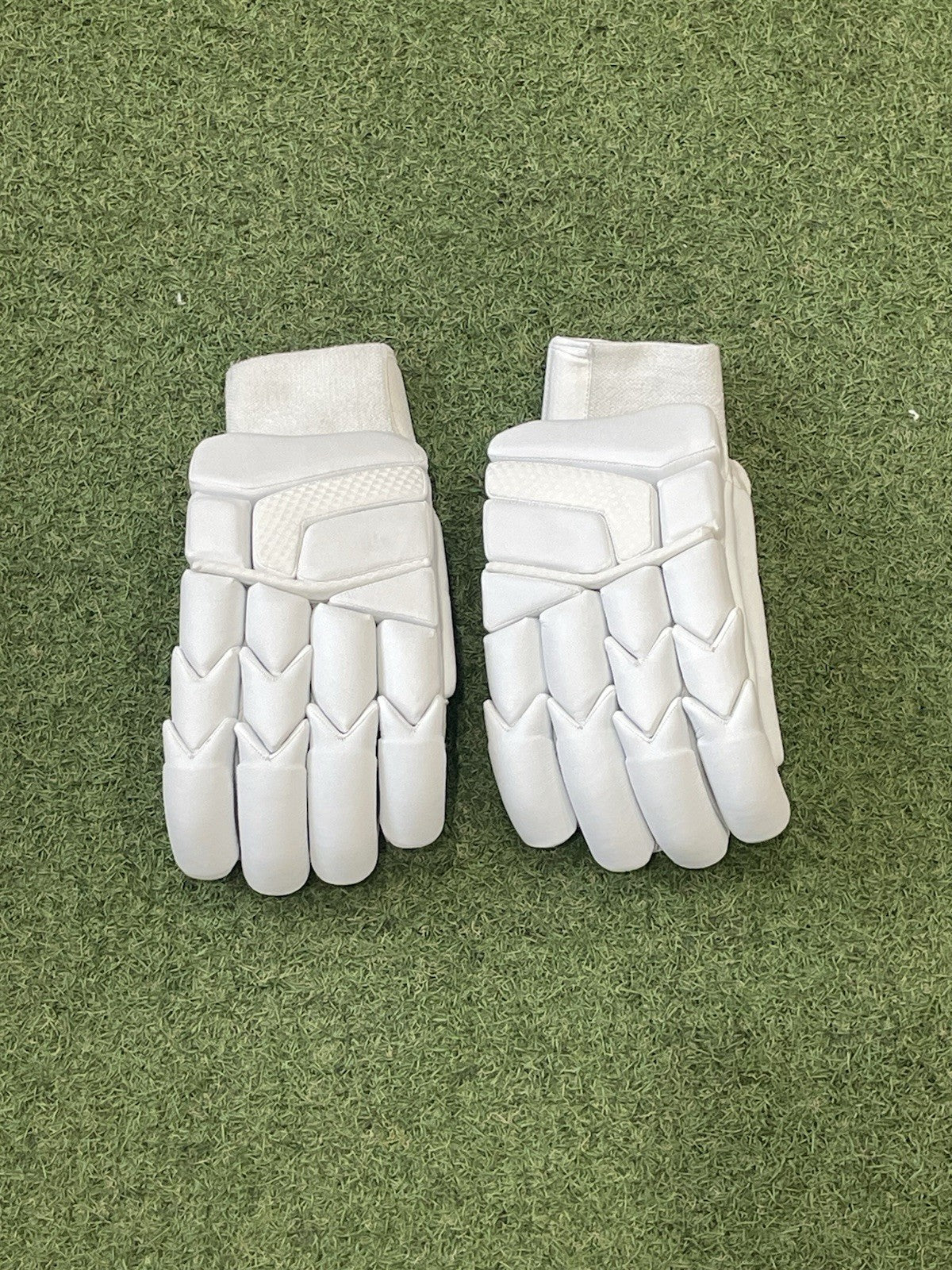 Unbranded TCS Batting Gloves - Brand New - Right Hand Men's Size