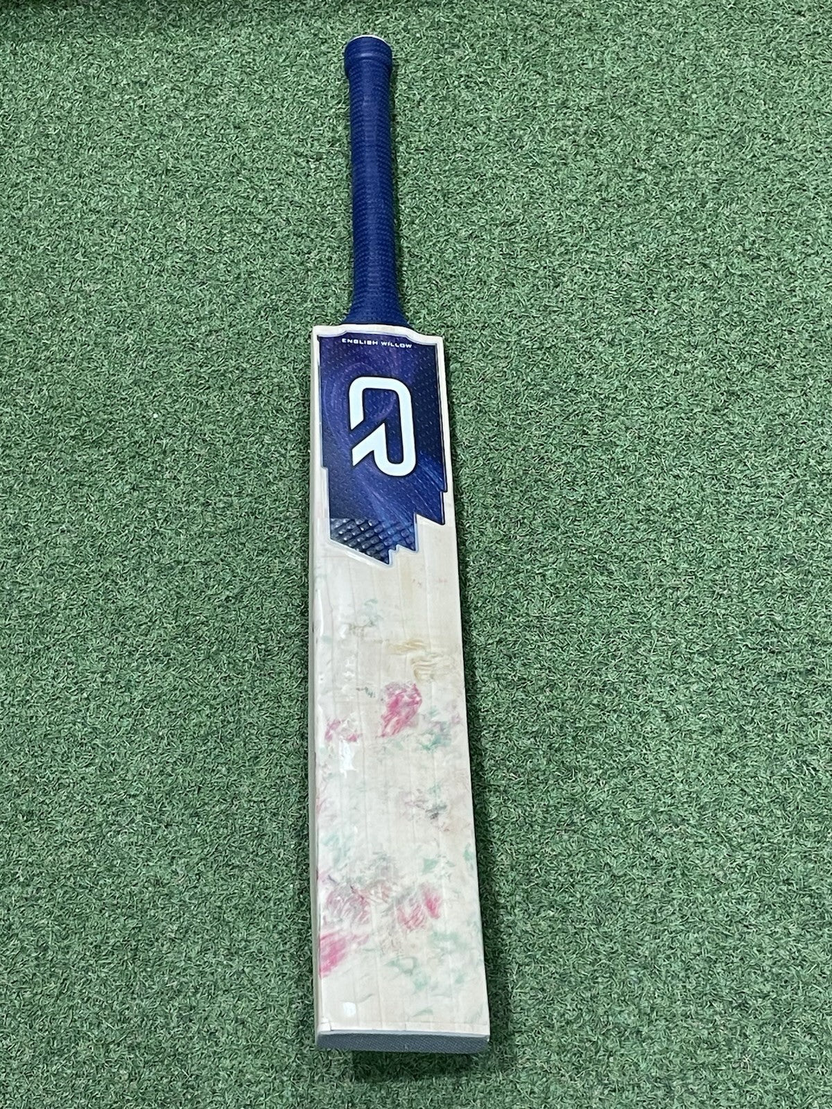 Used The Cricket Room Cricket Bat (2lb 11oz) - Excellent Condition