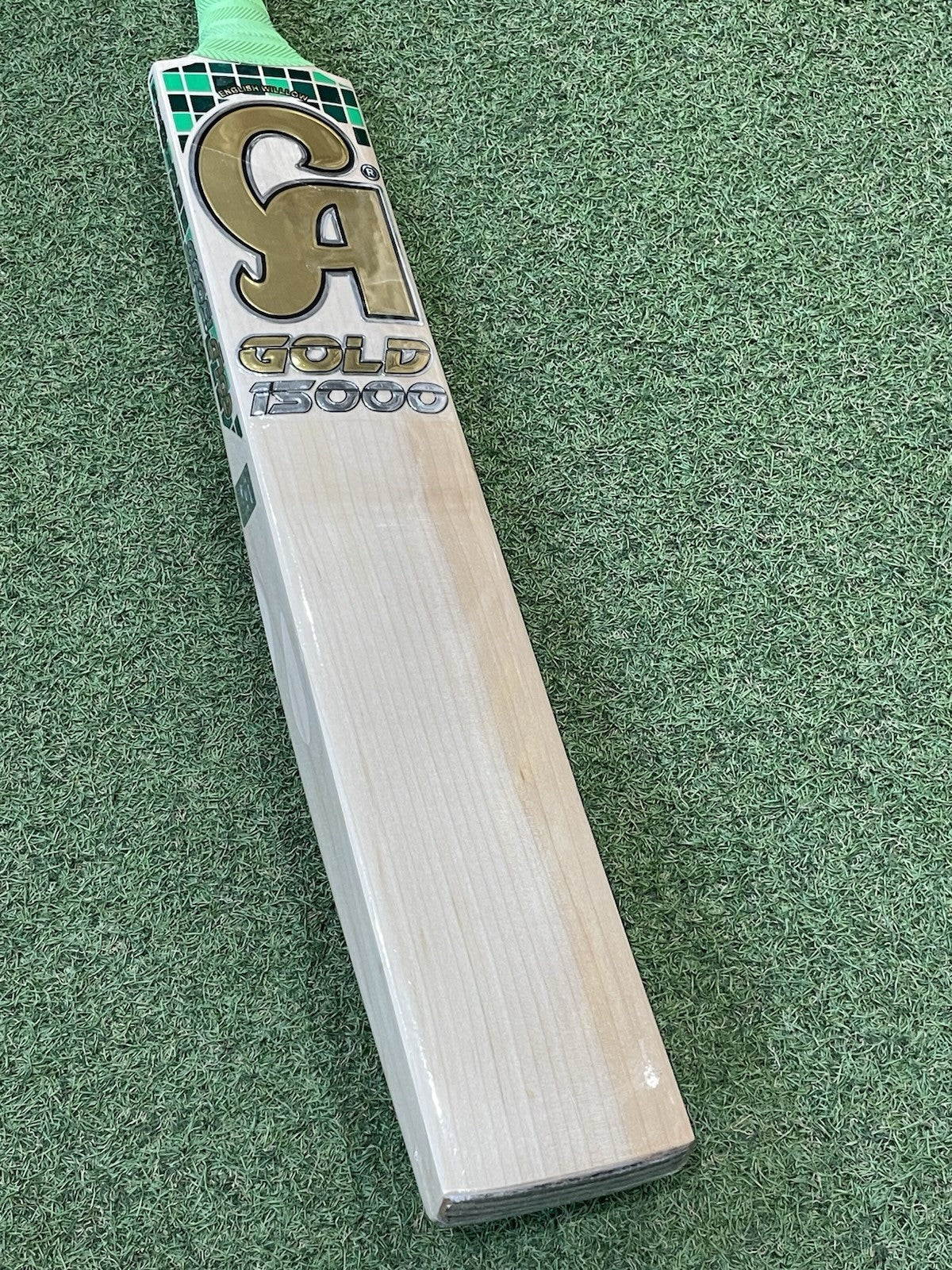 CA Gold 15000 Cricket Bat - Brand New - 2lb 8oz - Lovely Grains !