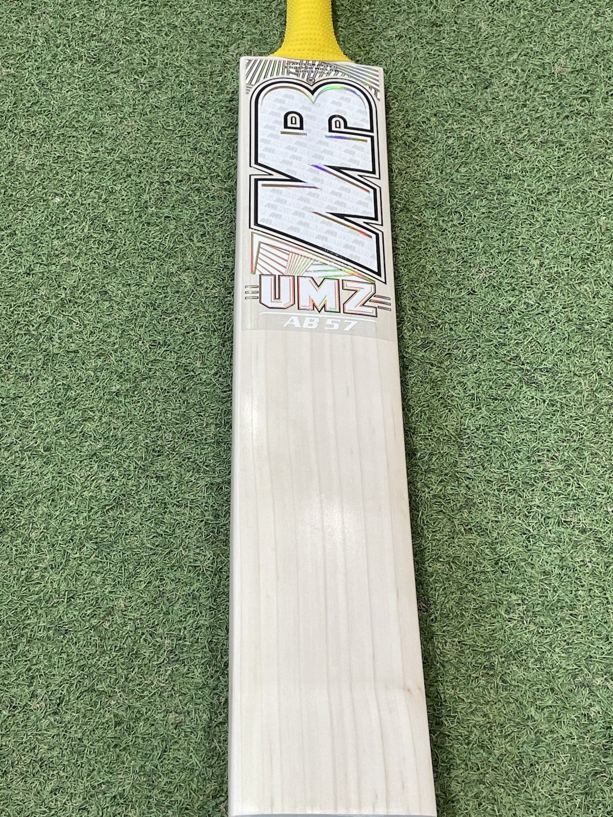 MB Malik UMZ AB57 Players Cricket Bat -Brand New - 2lb 10oz - Exclusive! UK Made