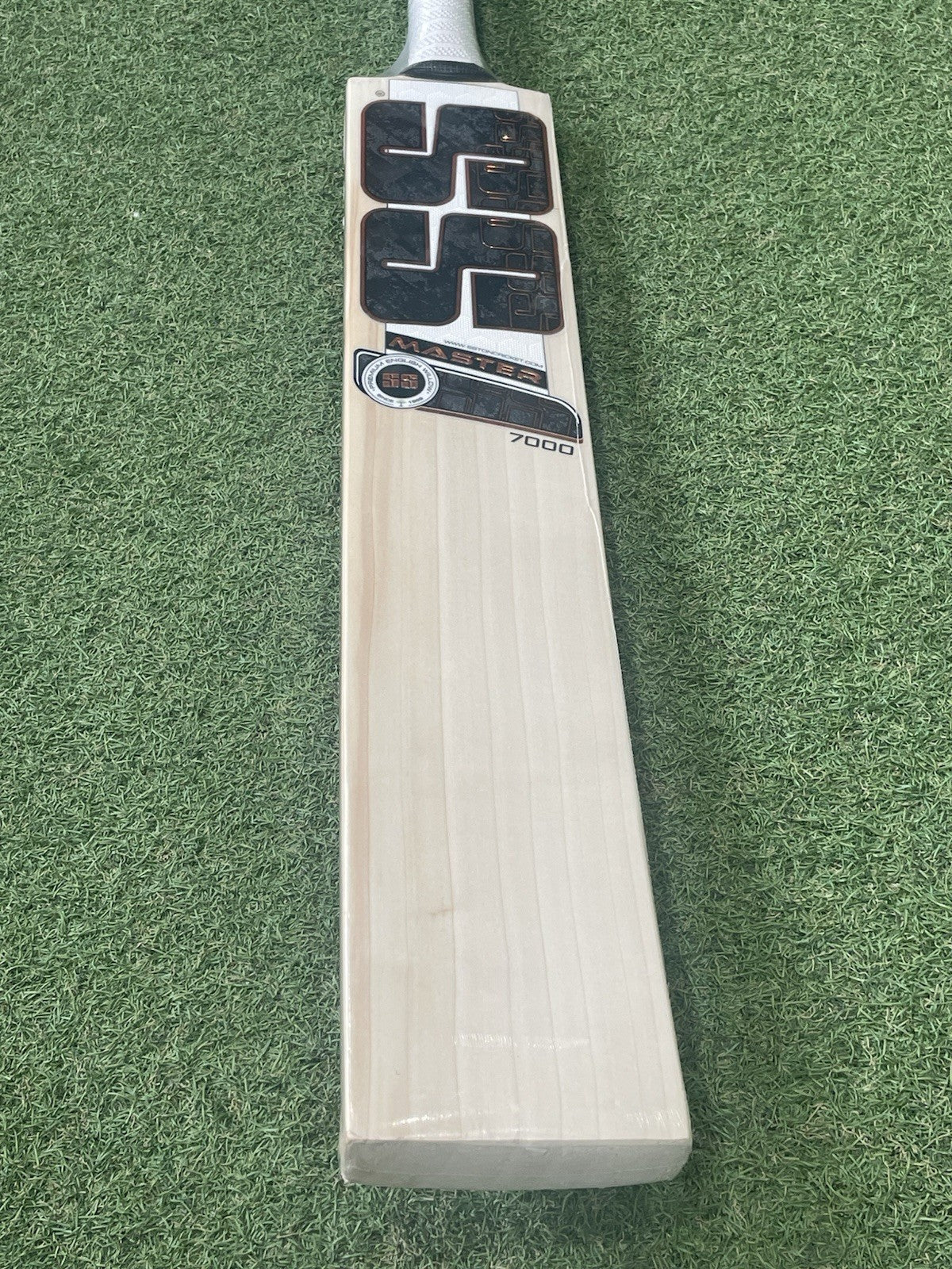 SS Master 7000 Cricket Bat - Brand New - New Stickers - 2lb 8oz - Exclusive