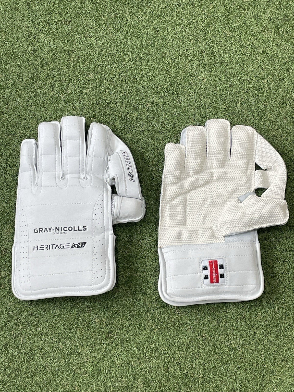 Gray Nicolls Heritage GN9 Wicket Keeping Cricket Gloves - Brand New