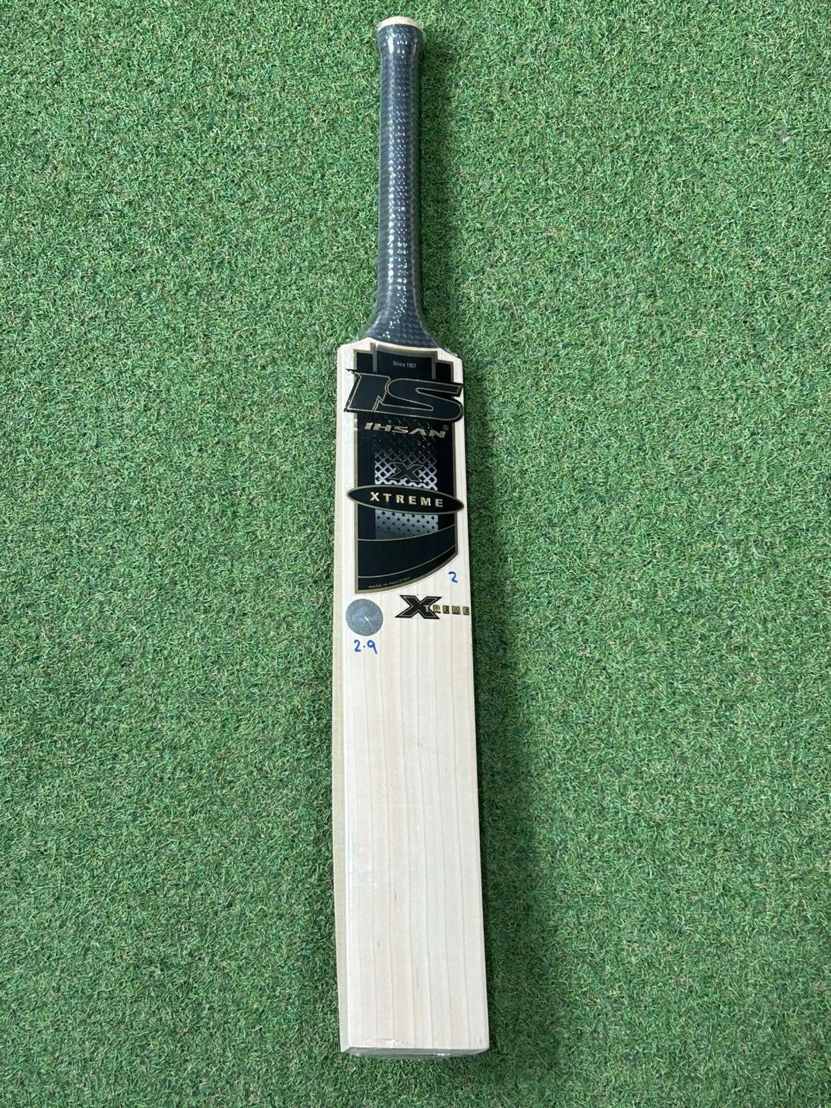 Ihsan Xtreme Cricket Bat - Brand New - 2lb 9oz - Lovely Grains! Big Profile!