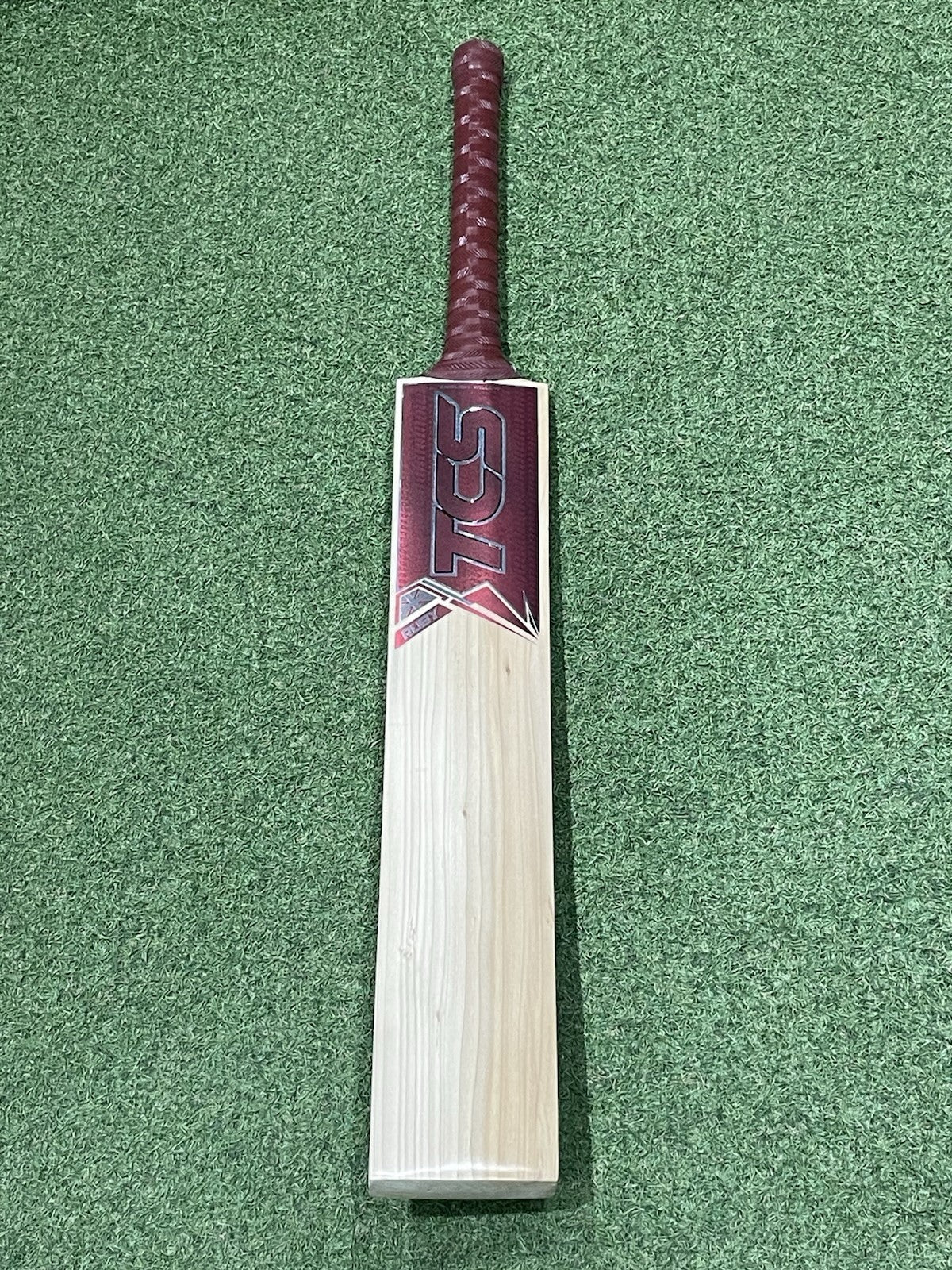 TCS Ruby Player Laminate Cricket Bat - Brand New - 2lb 11oz - Lovely Grains
