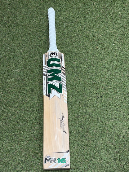 MB Malik Mohammed Rizwan Players Cricket Bat (2lb 7oz)