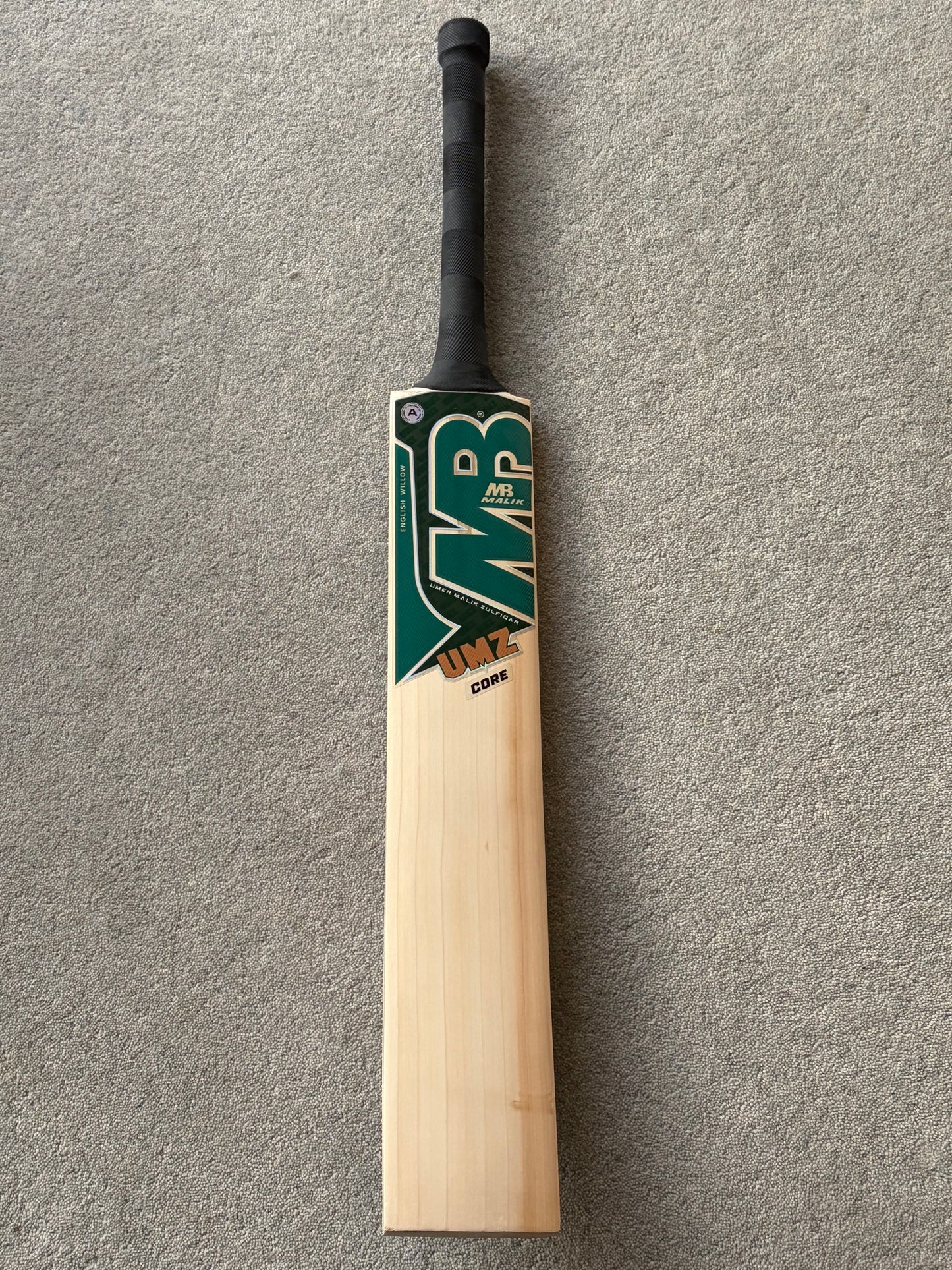 MB Malik UMZ Core Cricket Bat (2lb 9oz)