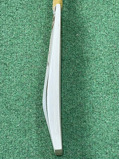 CP Legacy Cricket Bat (2lb 10oz)