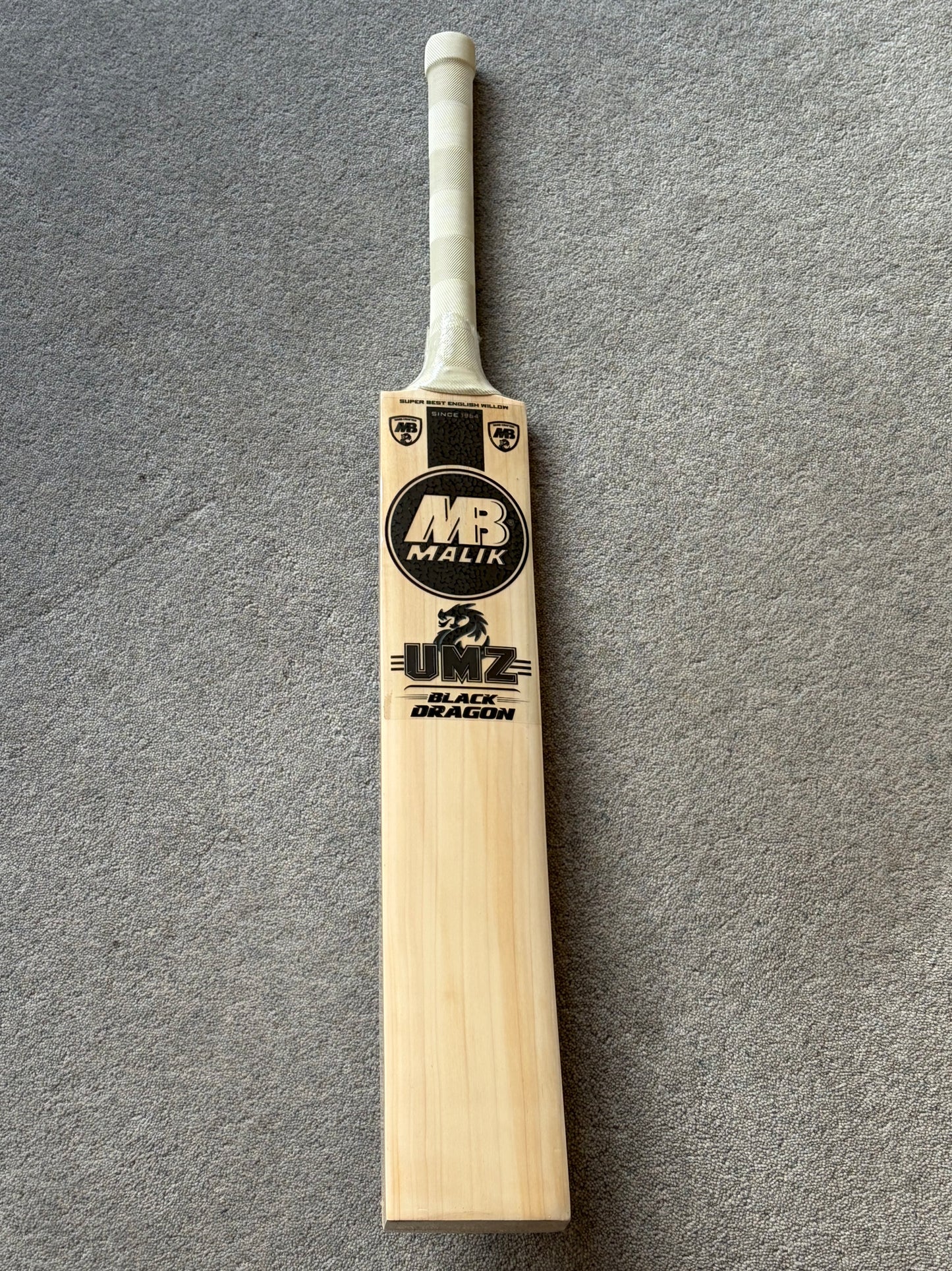MB Malik Black Dragon Players Cricket Bat (2lb 10oz)