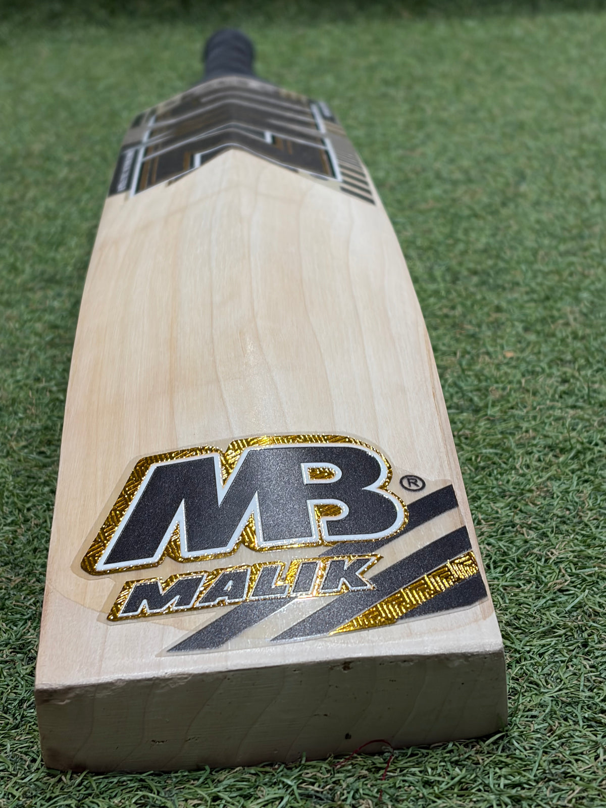MB Malik UMZ Players Laminate (Double Wood) Cricket Bat (2lb 9oz)