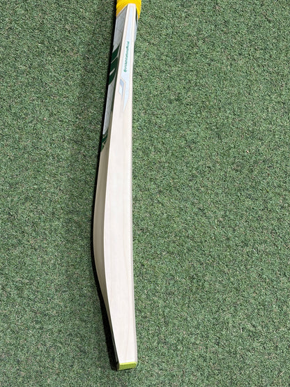 Cricket Station Saim Ayub 5 Star Cricket Bat (2lb 12oz)
