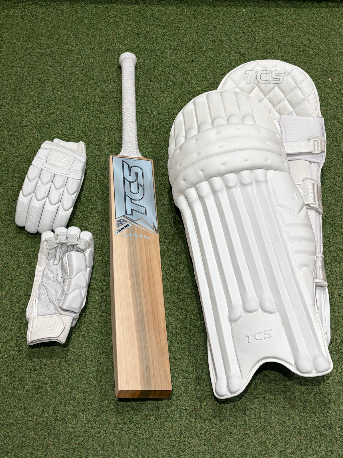 TCS Luxe 7 Star Range Cricket Kit Bundle