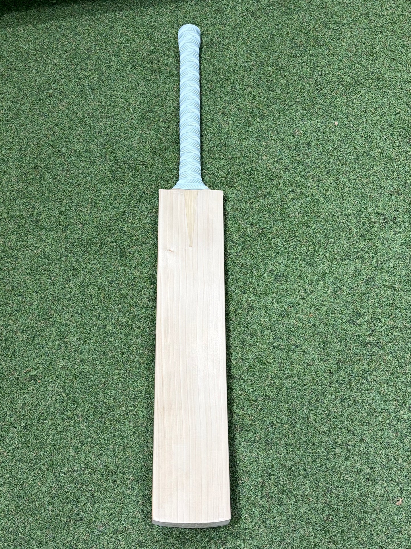 Plain Players UK Made Short Blade Long Handle Cricket Bat (2lb 10oz