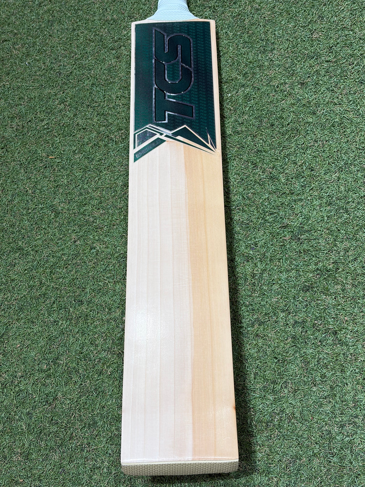 TCS Emerald Cricket Bat (2lb 11oz)