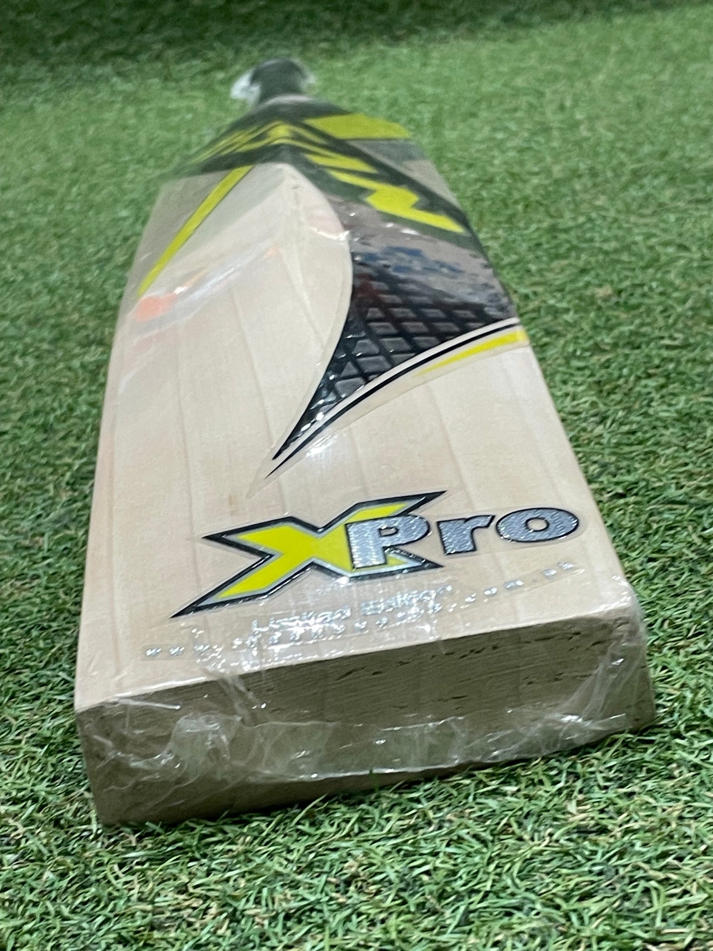 Ihsan X Pro Cricket Bat (2lb 7oz)