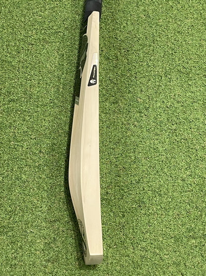 Phantom Dark Edition LE Cricket Bat (2lb 10oz)