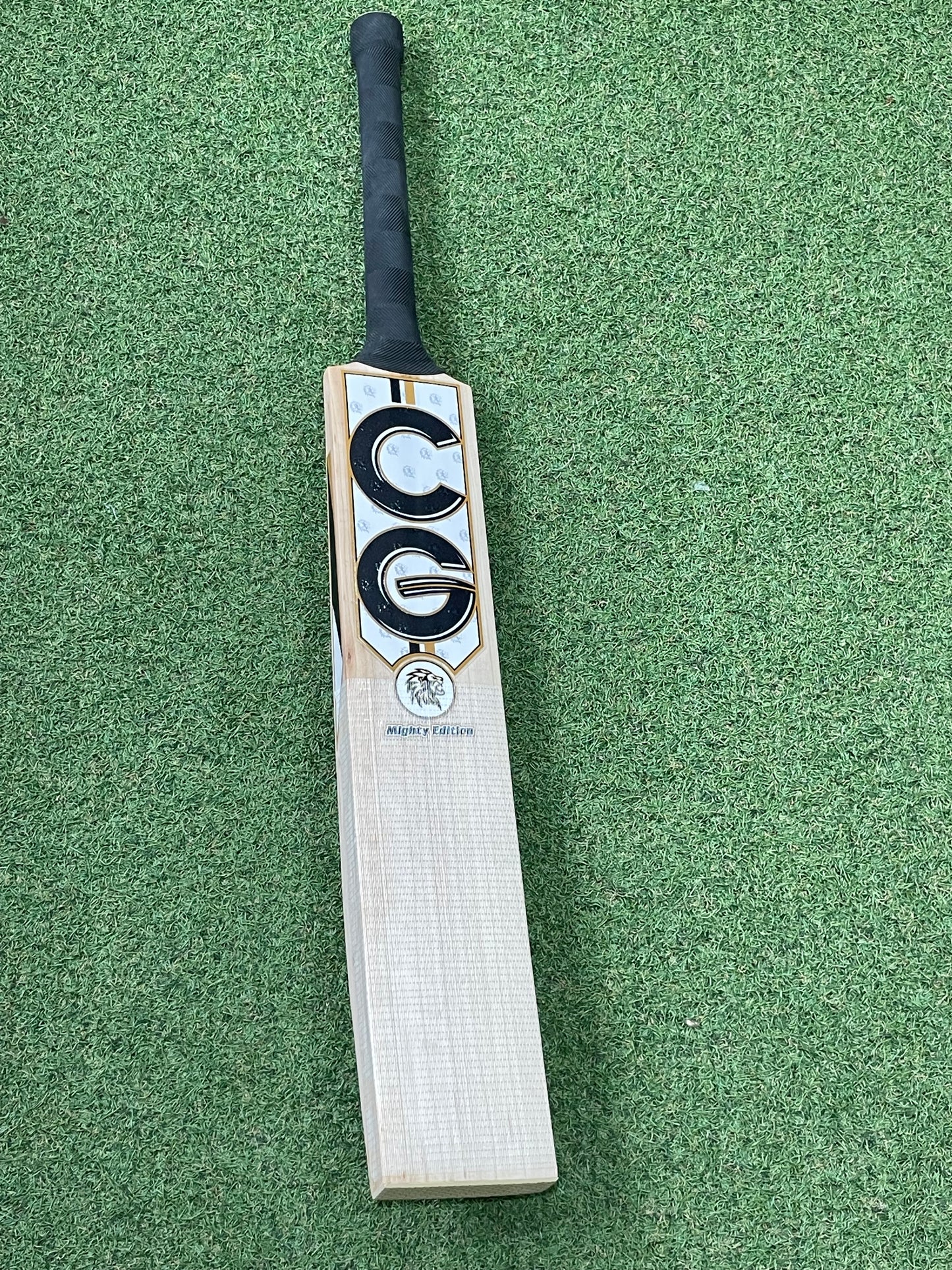 Cricket Groove Mighty Edition Cricket Bat (2lb 14oz)