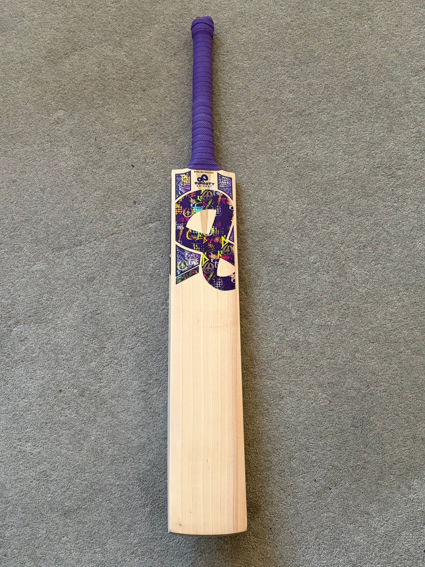 Infinity Peace Out Cricket Bat (2lb 13oz)