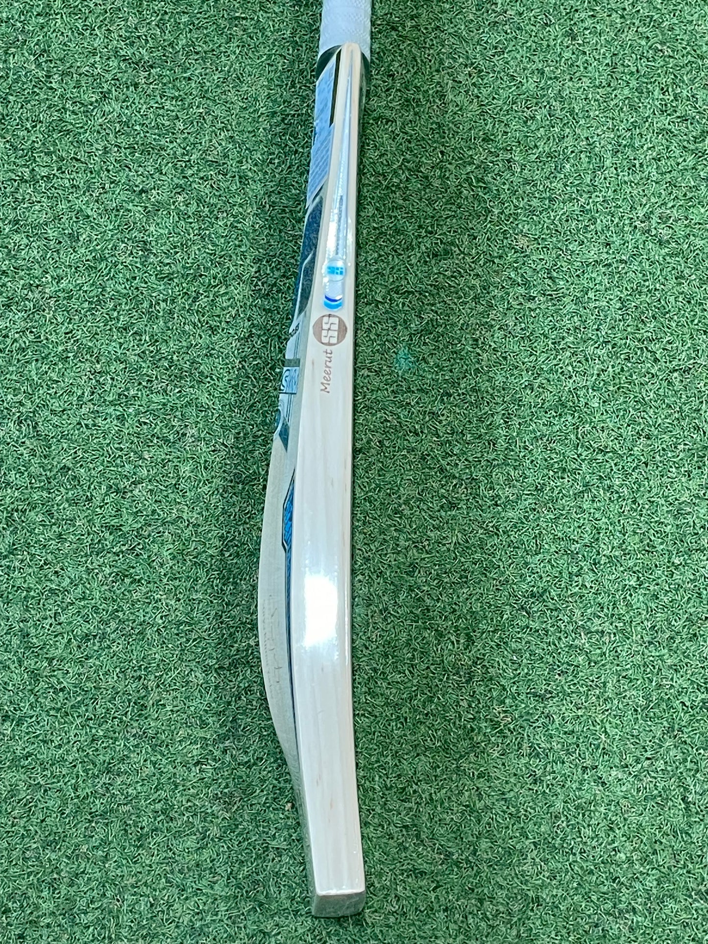 SS Sky Flicker Harrow Junior Cricket Bat (2lb 5oz)