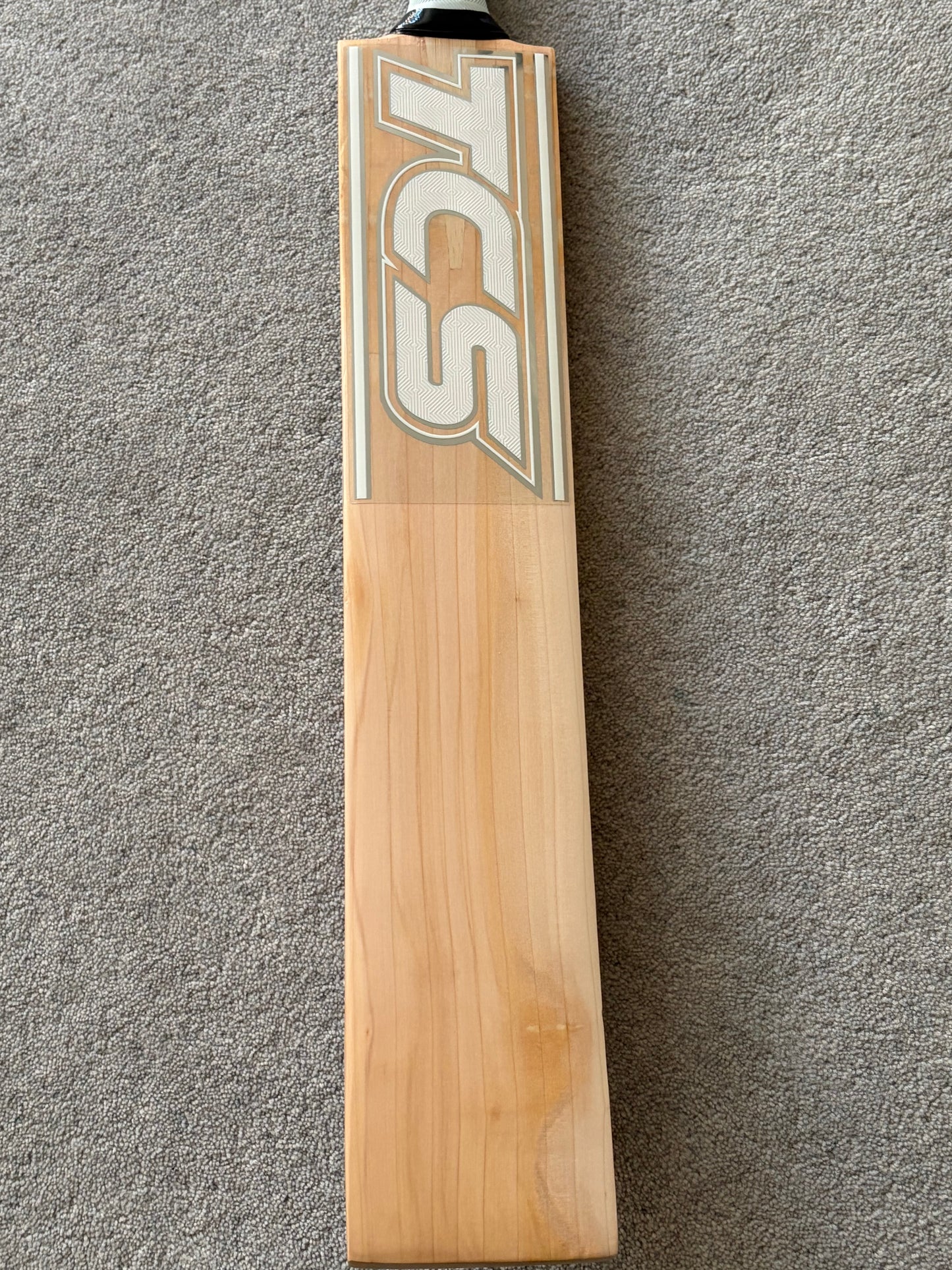 TCS White Butterfly Cricket Bat (2lb 8oz)