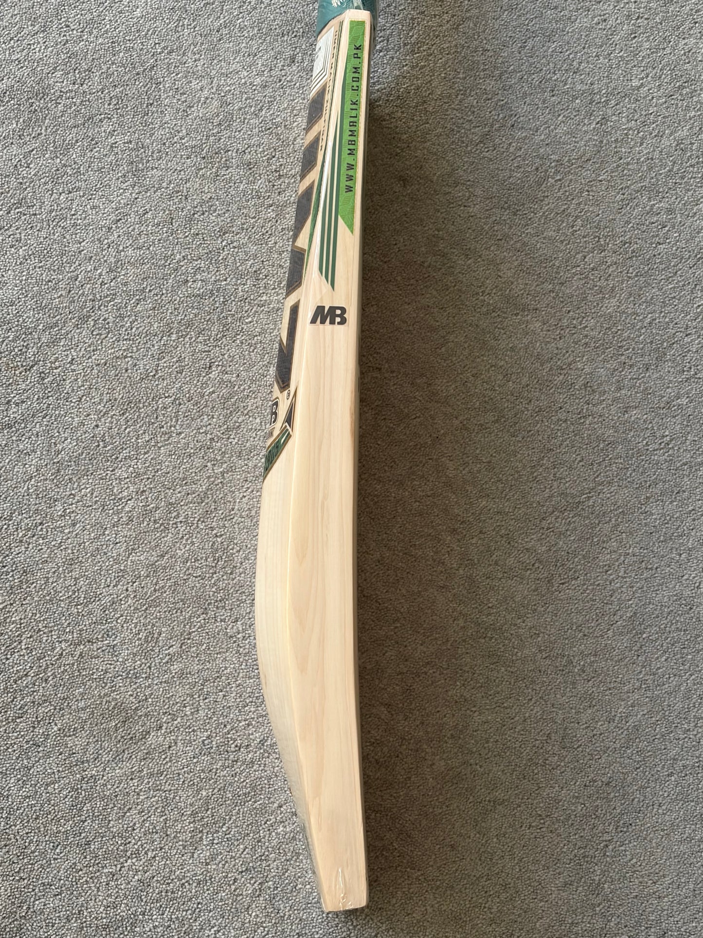 MB Malik UMZ SF51 Players Cricket Bat (2lb 9oz)