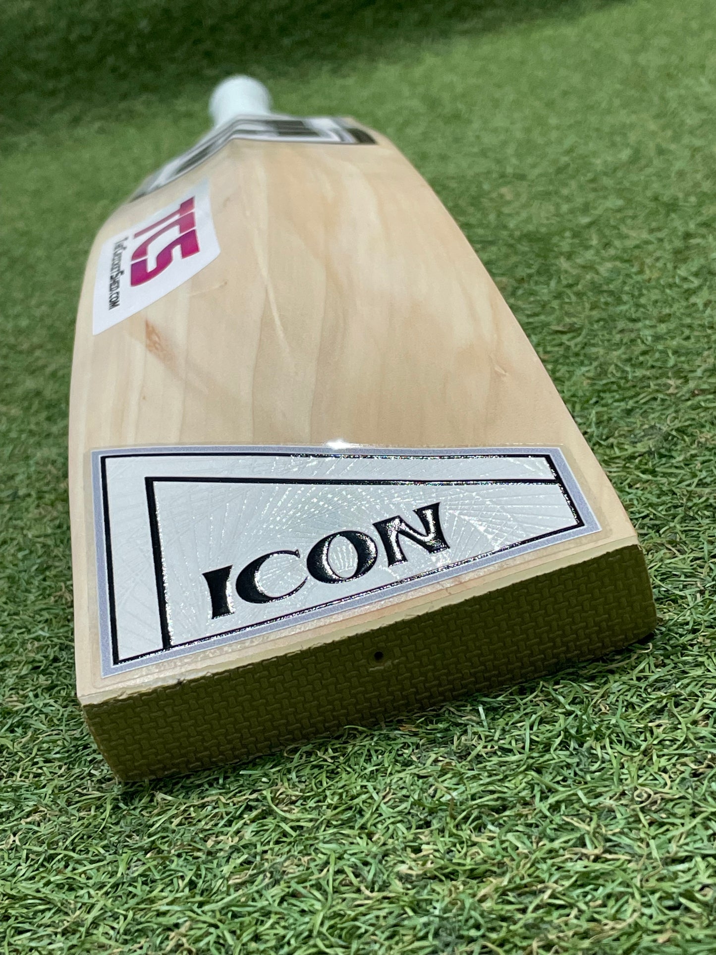 TCS Icon Short Blade Long Handle Cricket Bat (2lb 9oz)