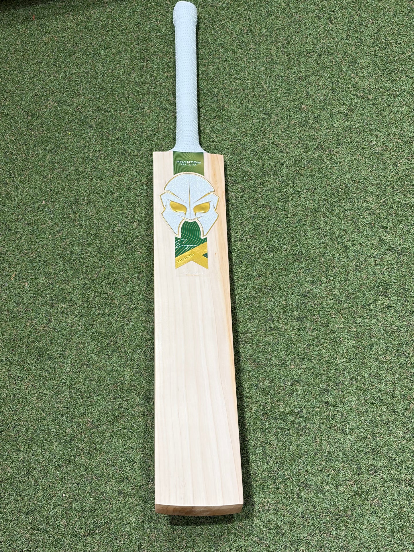 Phantom Enigma Pro Locker Cricket Bat (2lb 9oz)