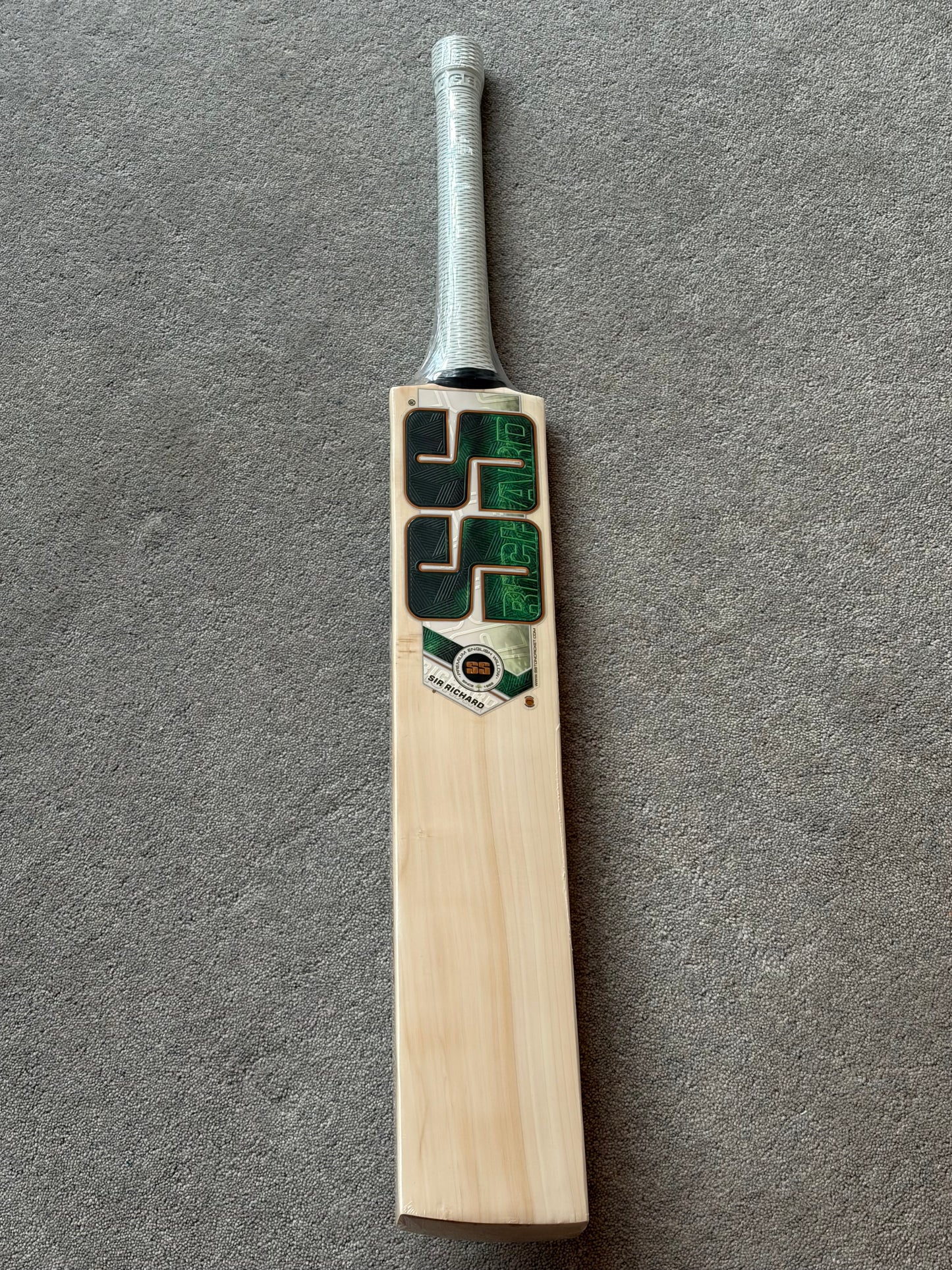 SS Ton Sir Richards Cricket Bat (2lb 7oz)