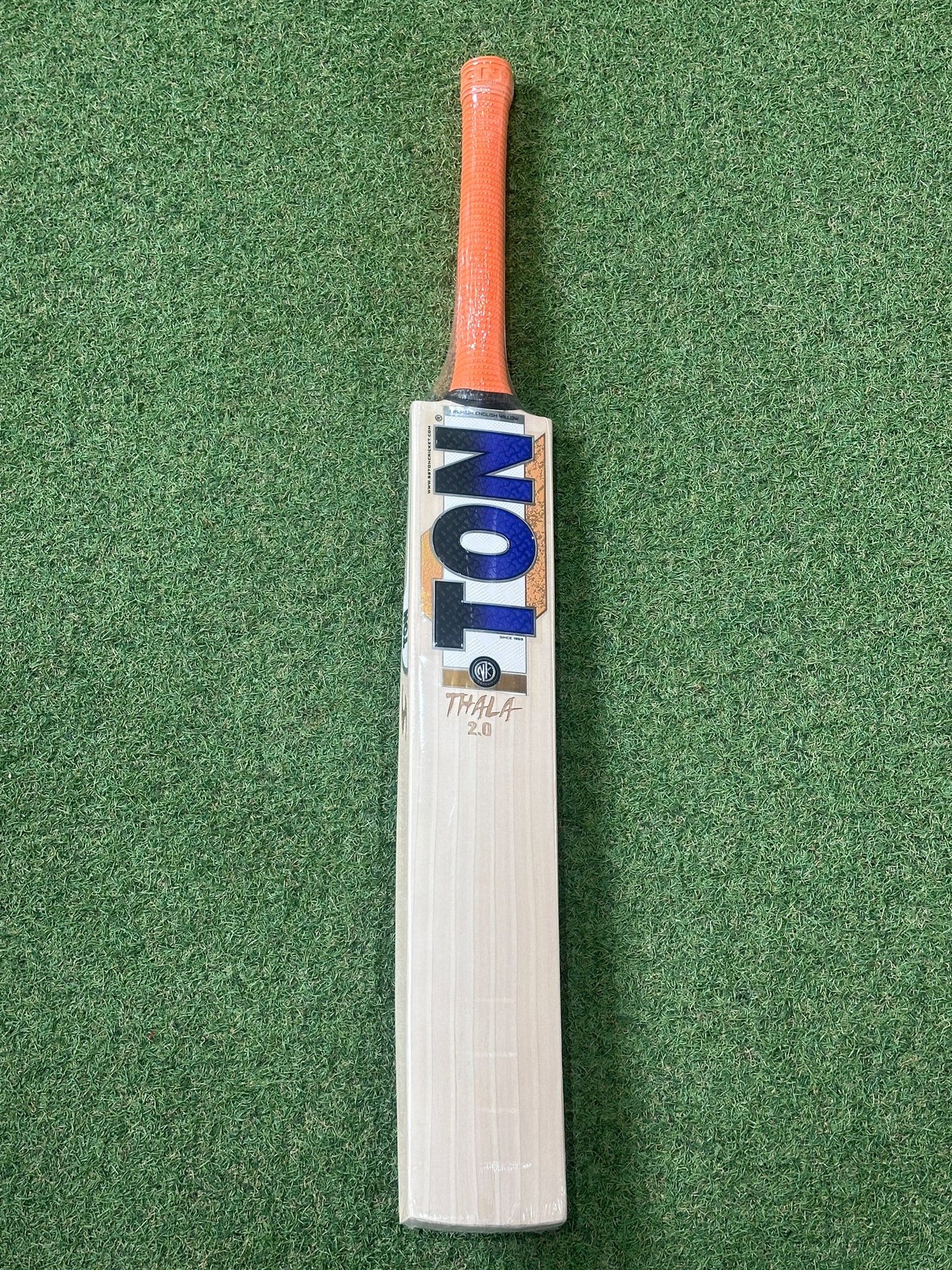 Ton Thala 2.0 Junior Size 6 Cricket Bat (2lb 2oz)