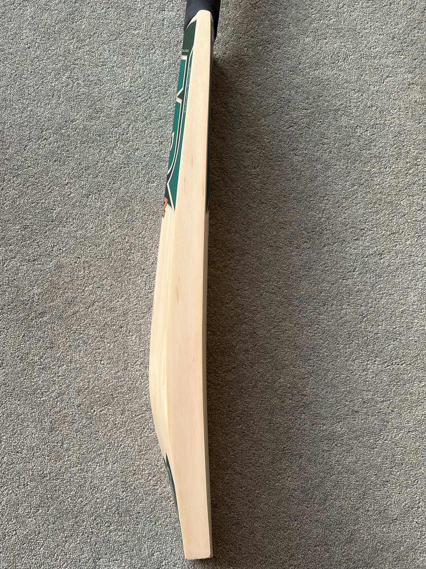 MB Malik UMZ Core Cricket Bat (2lb 9oz)