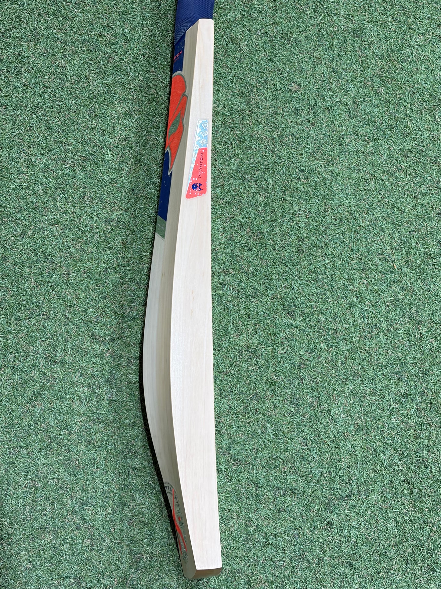 Phantom Illusion Custom Cricket Bat (2lb 9oz)