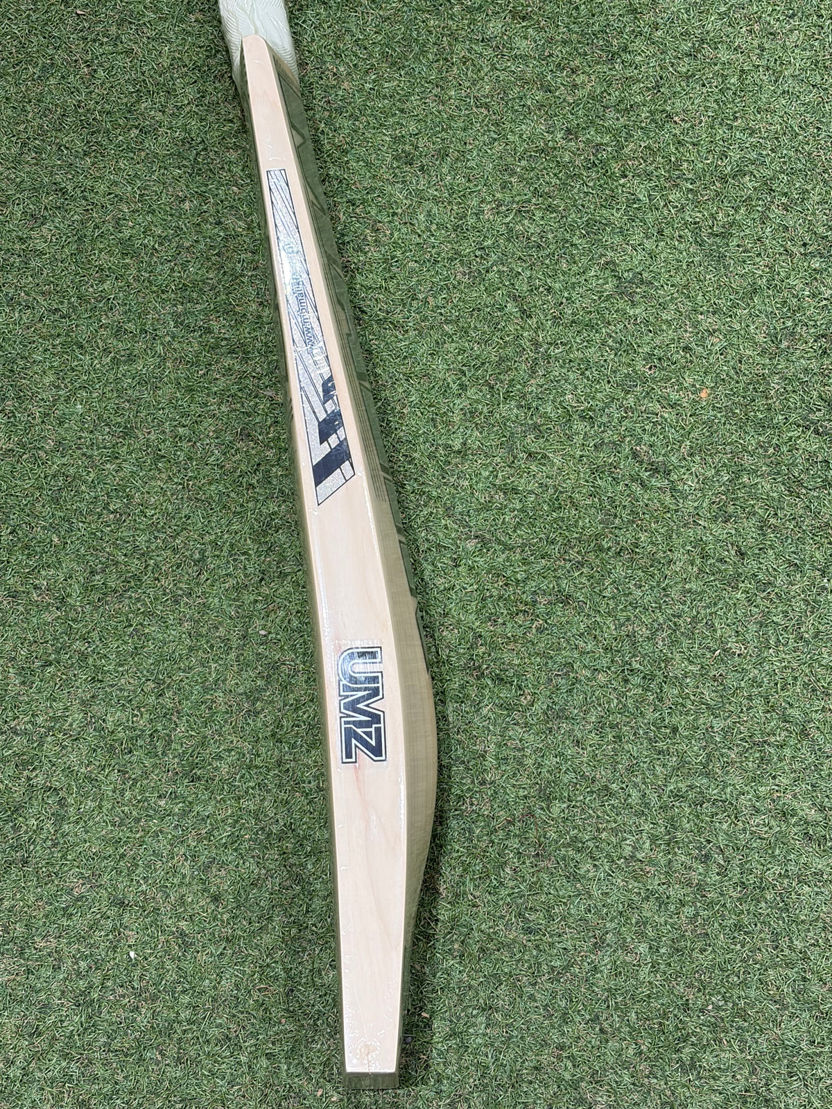 MB Malik Game Changer Players Cricket Bat (2lb 10oz)