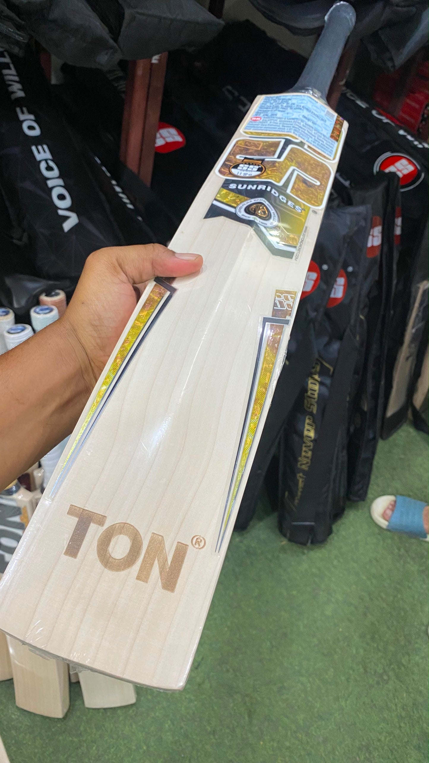 SS Ton Gold Jumbo Cricket Bat (2lb 10oz)