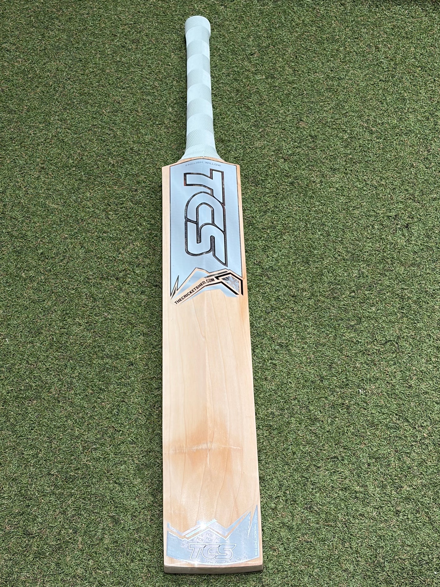 TCS Diamond Butterfly Cricket Bat (2lb 8oz)