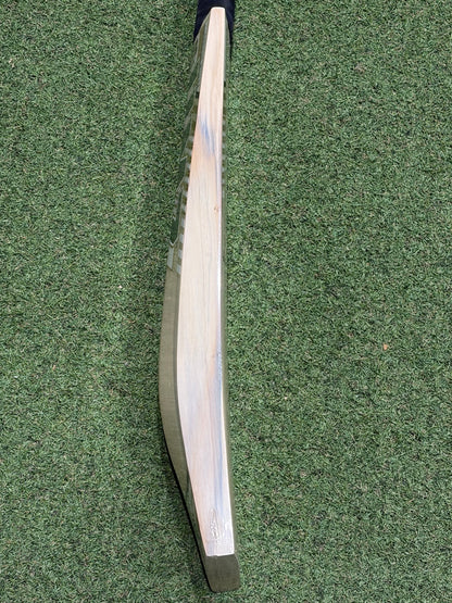 MB Malik Mohammed Rizwan Players Cricket Bat (2lb 10oz)