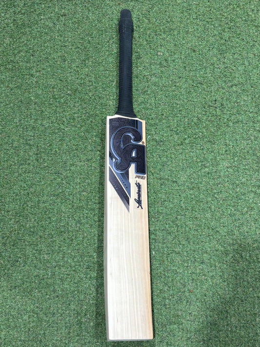 CA Blackout Laminate Cricket Bat (2lb 13oz)