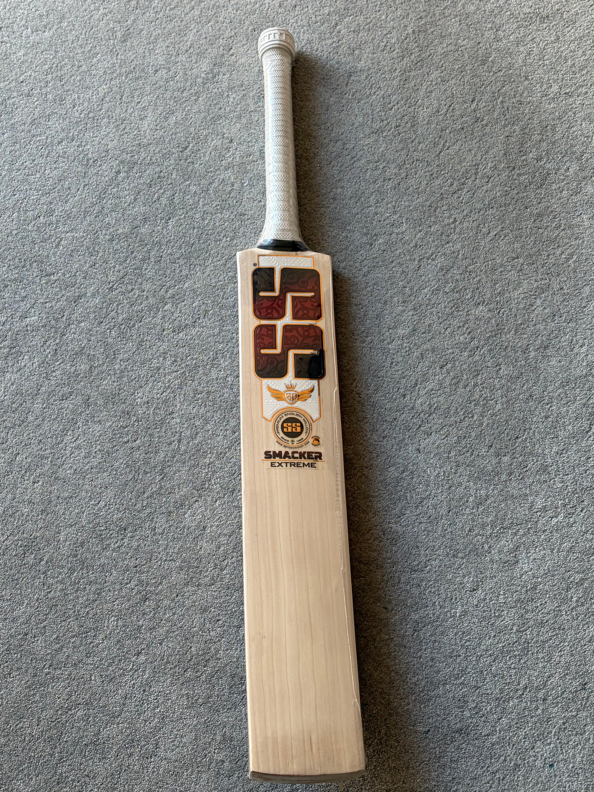 SS Ton Smacker Extreme Cricket Bat (2lb 10oz)