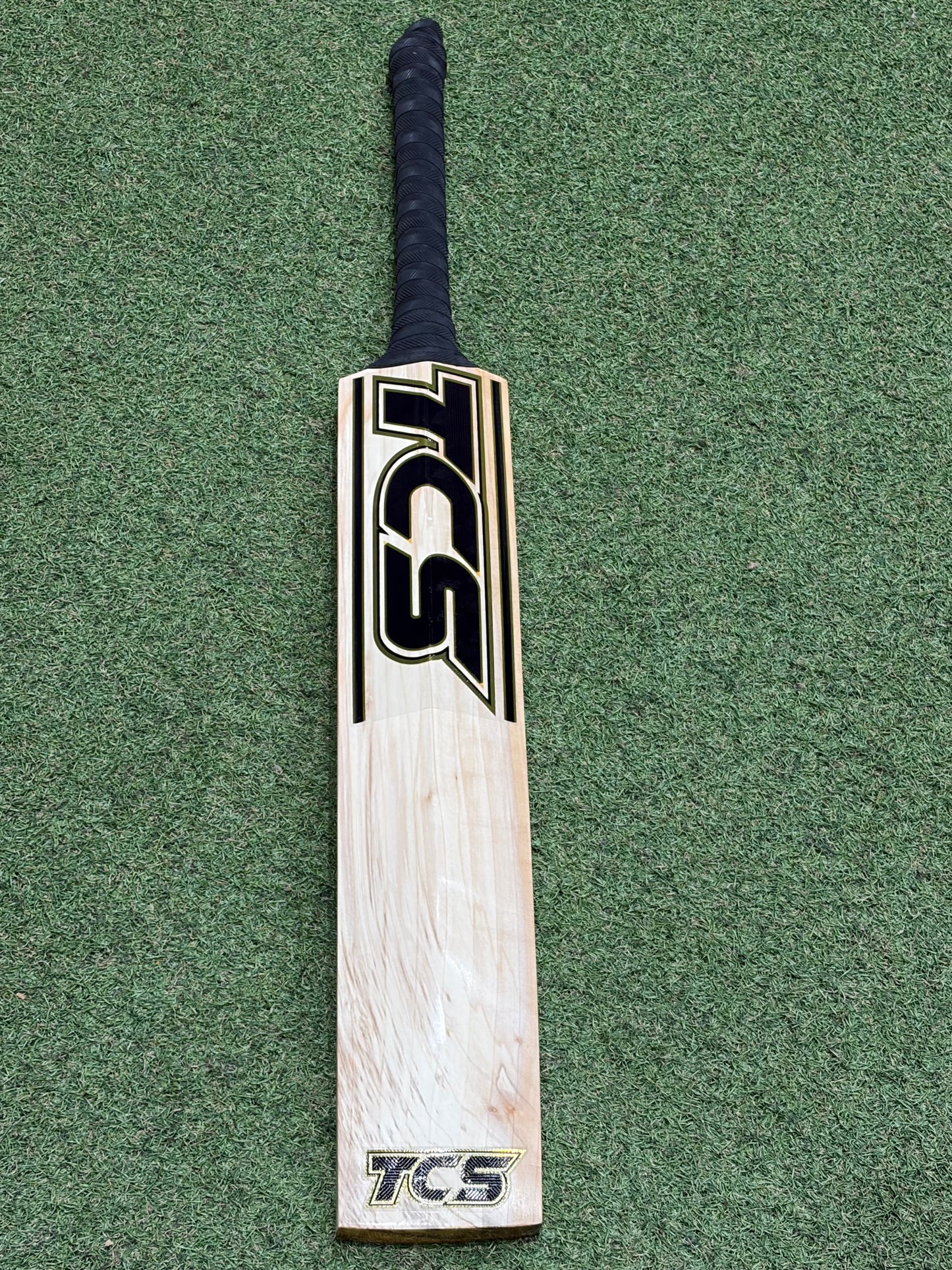 TCS Black Superior Cricket Bat (2lb 10oz)