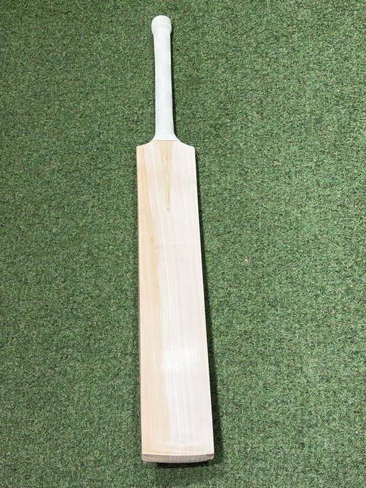 Plain English Willow Cricket Bat (2lb 10oz)
