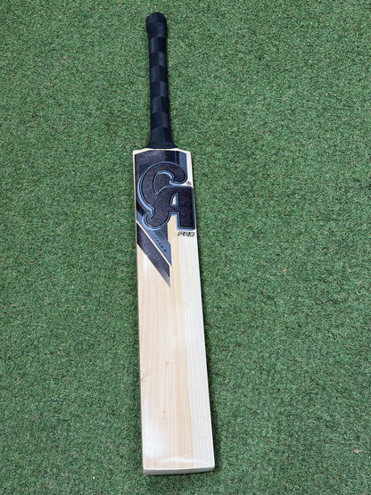 CA Blackout Signature Harrow Junior Cricket Bat (2lb 4oz)