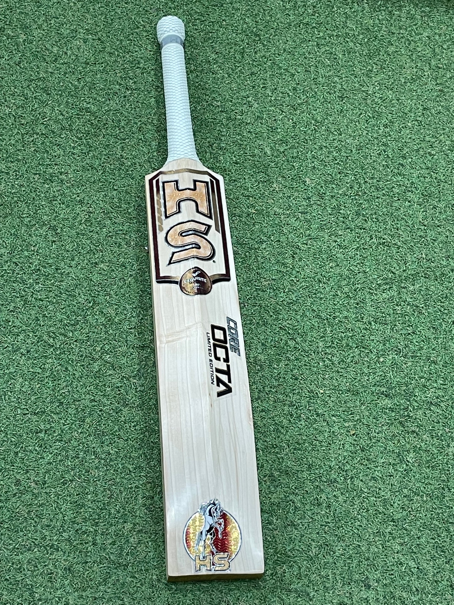 HS Core Octa Limited Edition Cricket Bat (2lb 9oz)