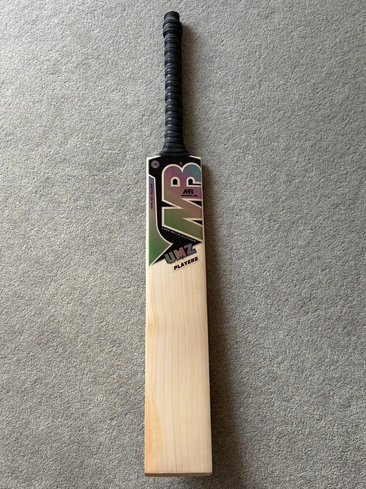 MB Malik UMZ Players Cricket Bat (2lb 9oz)