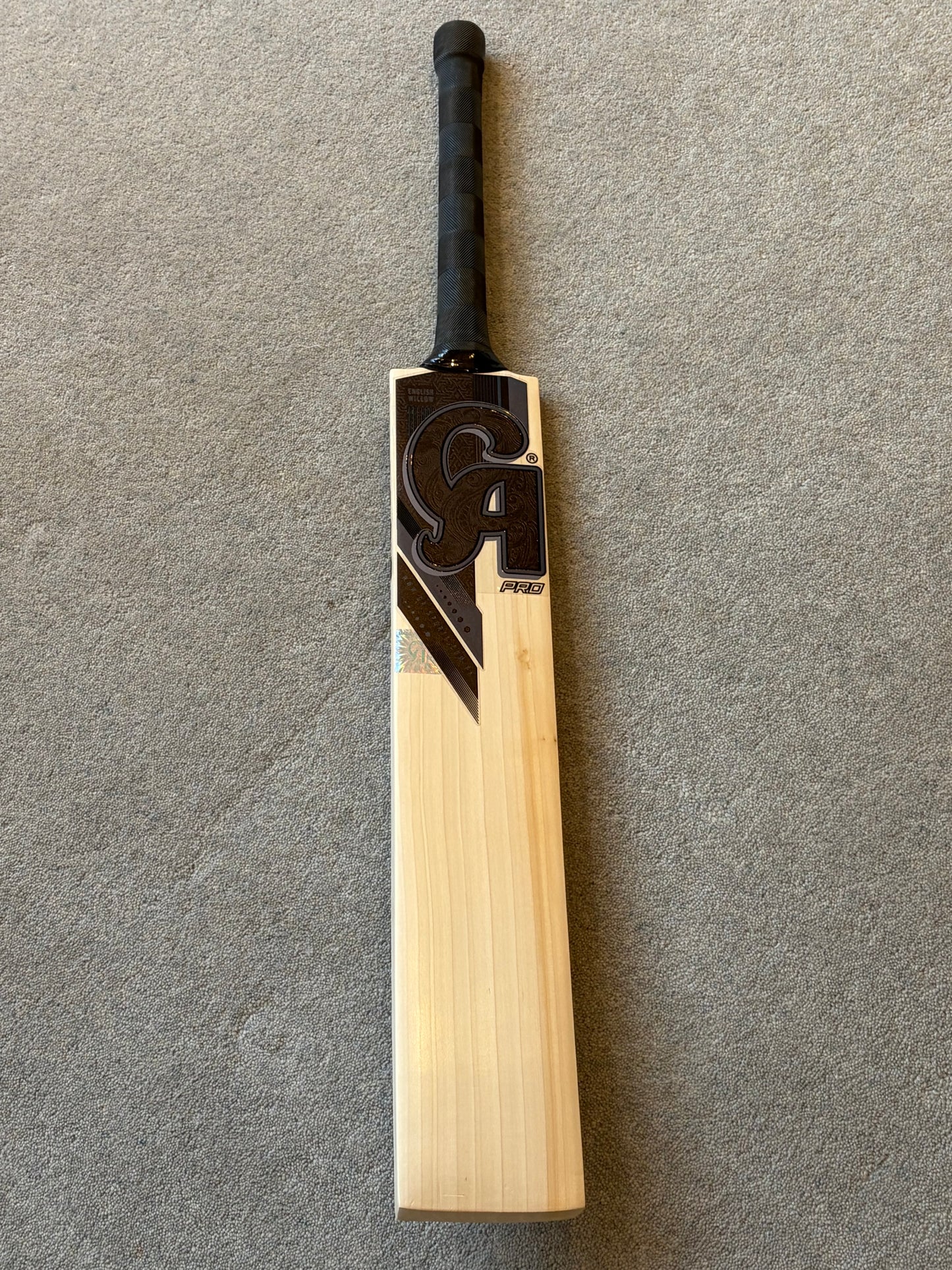 CA Pro Blackout LE Cricket Bat (2lb 9oz)