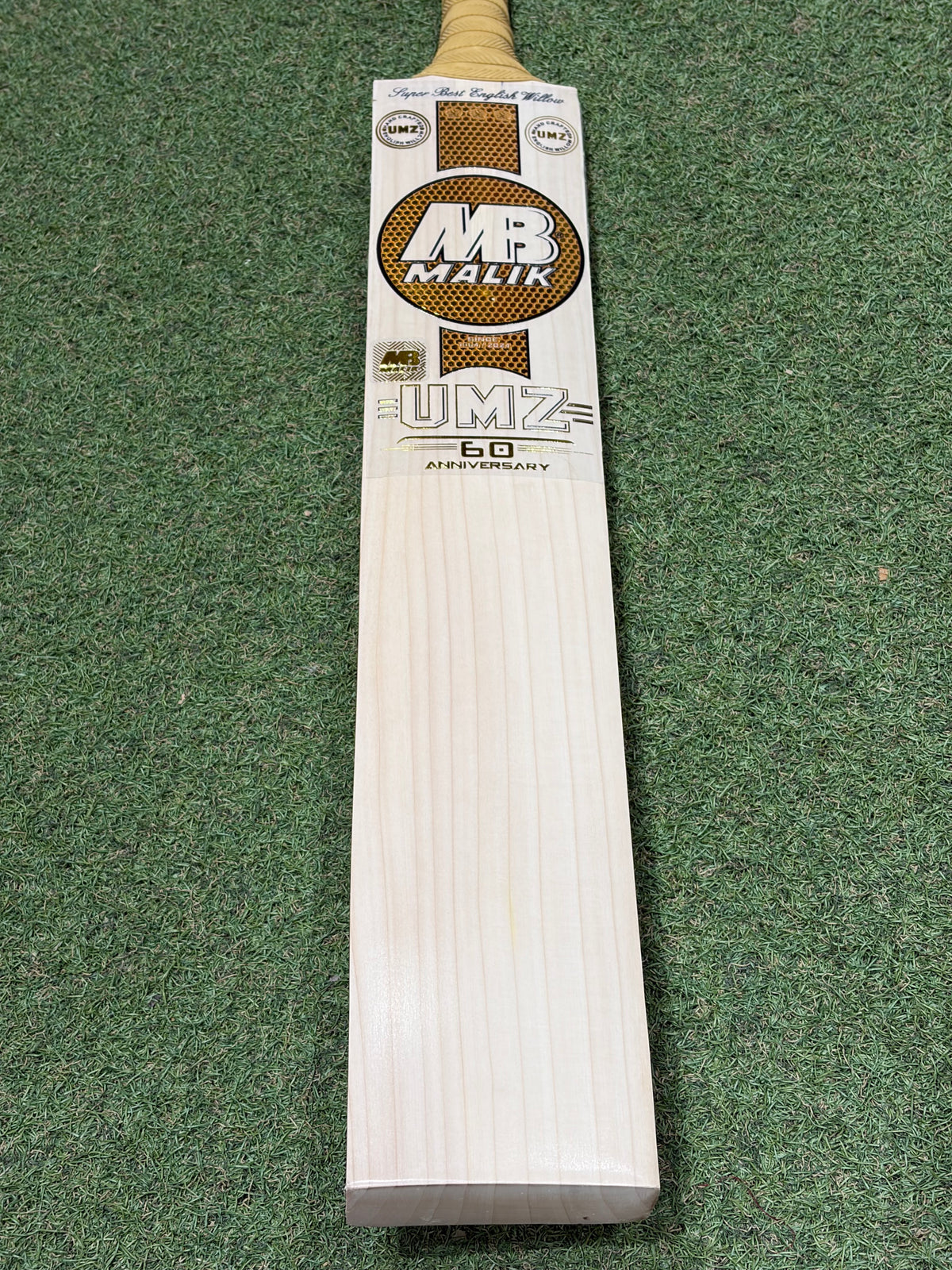 MB Malik UMZ Anniversary Players Cricket Bat (2lb 10oz)