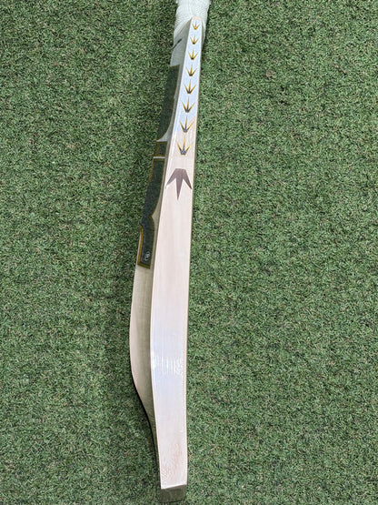 MIDS Legacy 7 Star Cricket Bat (2lb 11oz)