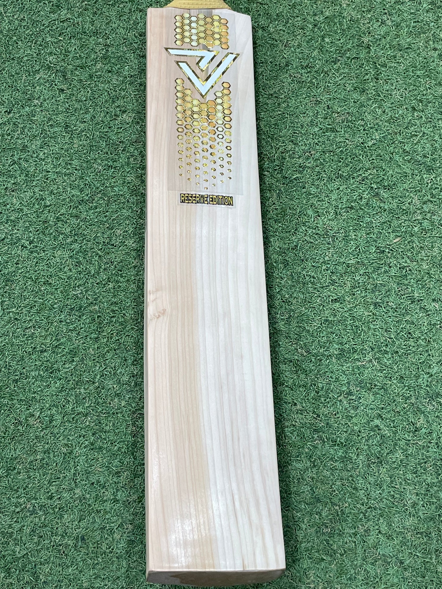Vader Sports Reserve Edition Cricket Bat (2lb 11oz)