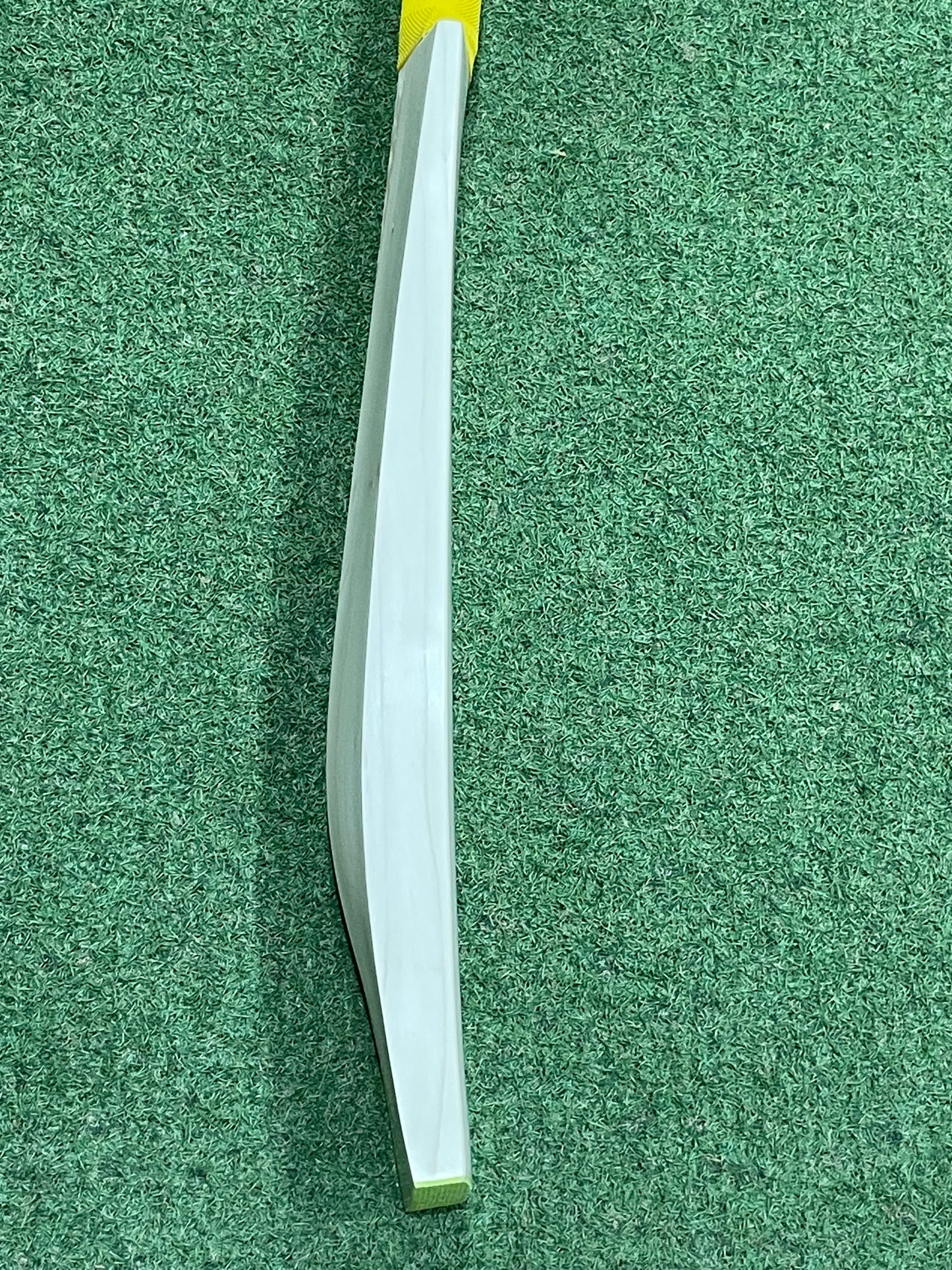 Cricket Station Plain Grade Two Cricket Bat (2lb 10oz)