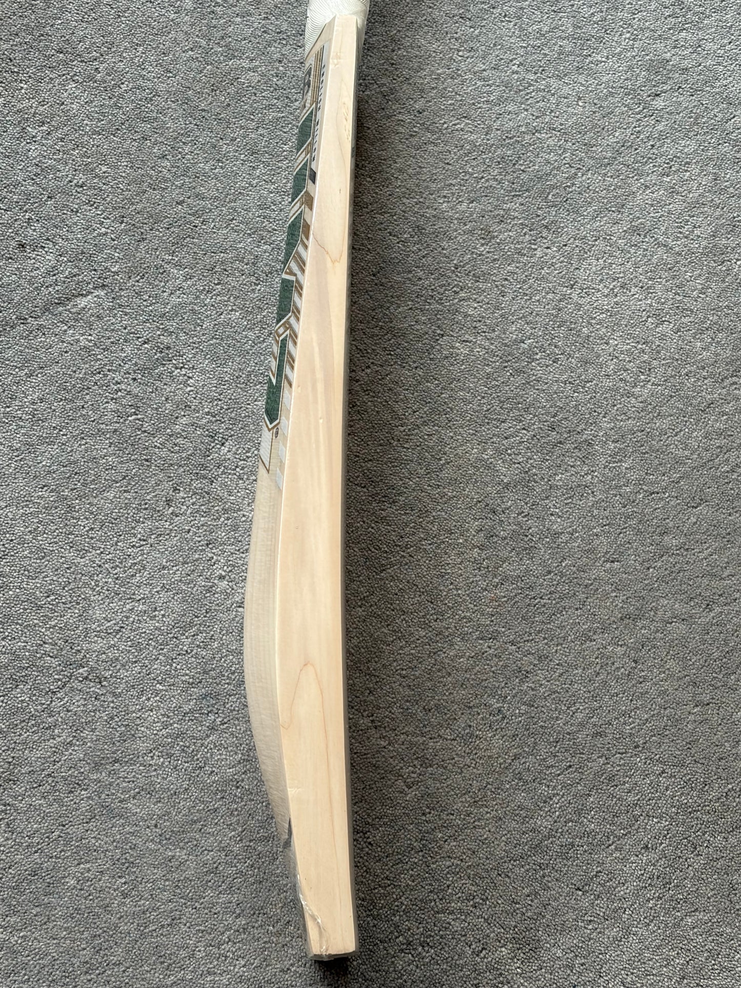 MB Malik Mohammed Rizwan Players Cricket Bat (2lb 8oz)