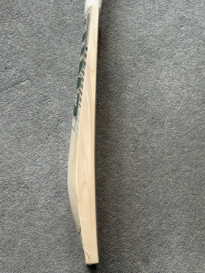 MB Malik Mohammed Rizwan Players Cricket Bat (2lb 8oz)