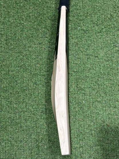 CA Blackout Laminate Cricket Bat (2lb 13oz)