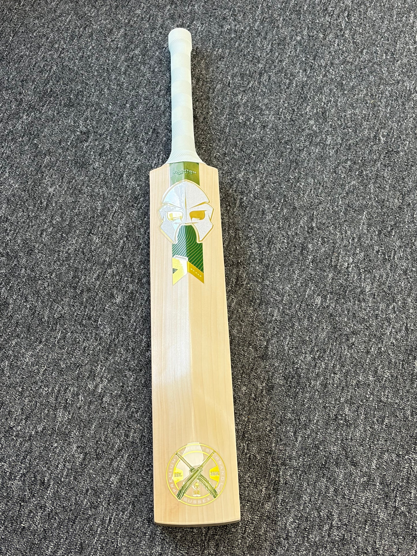 Phantom Enigma Pro-R Cricket Bat (3lb)